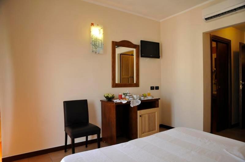 Hotel Fly Casoria Quarto foto